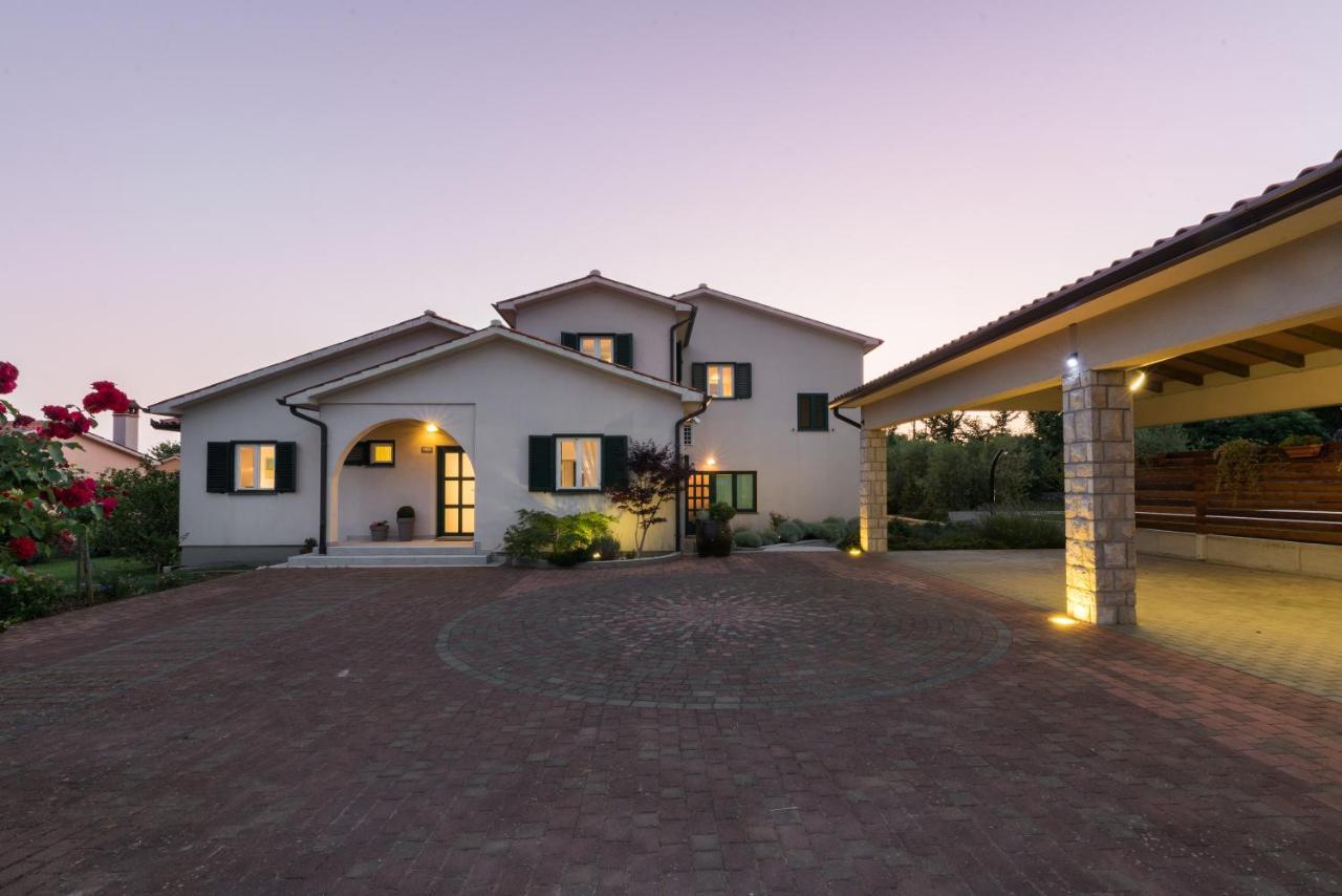 Holiday House Olive Grove With Pool And Garden Labin  Zewnętrze zdjęcie