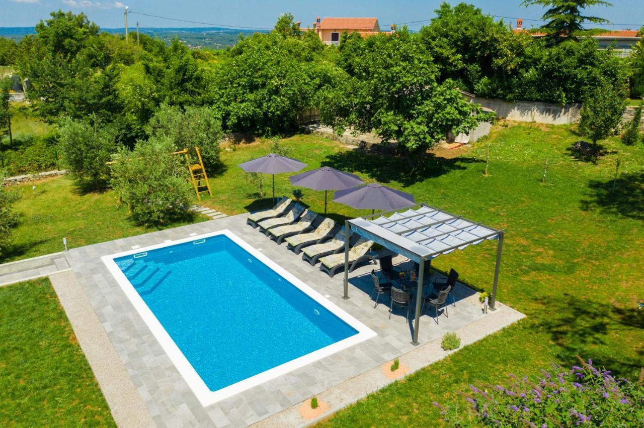 Holiday House Olive Grove With Pool And Garden Labin  Zewnętrze zdjęcie