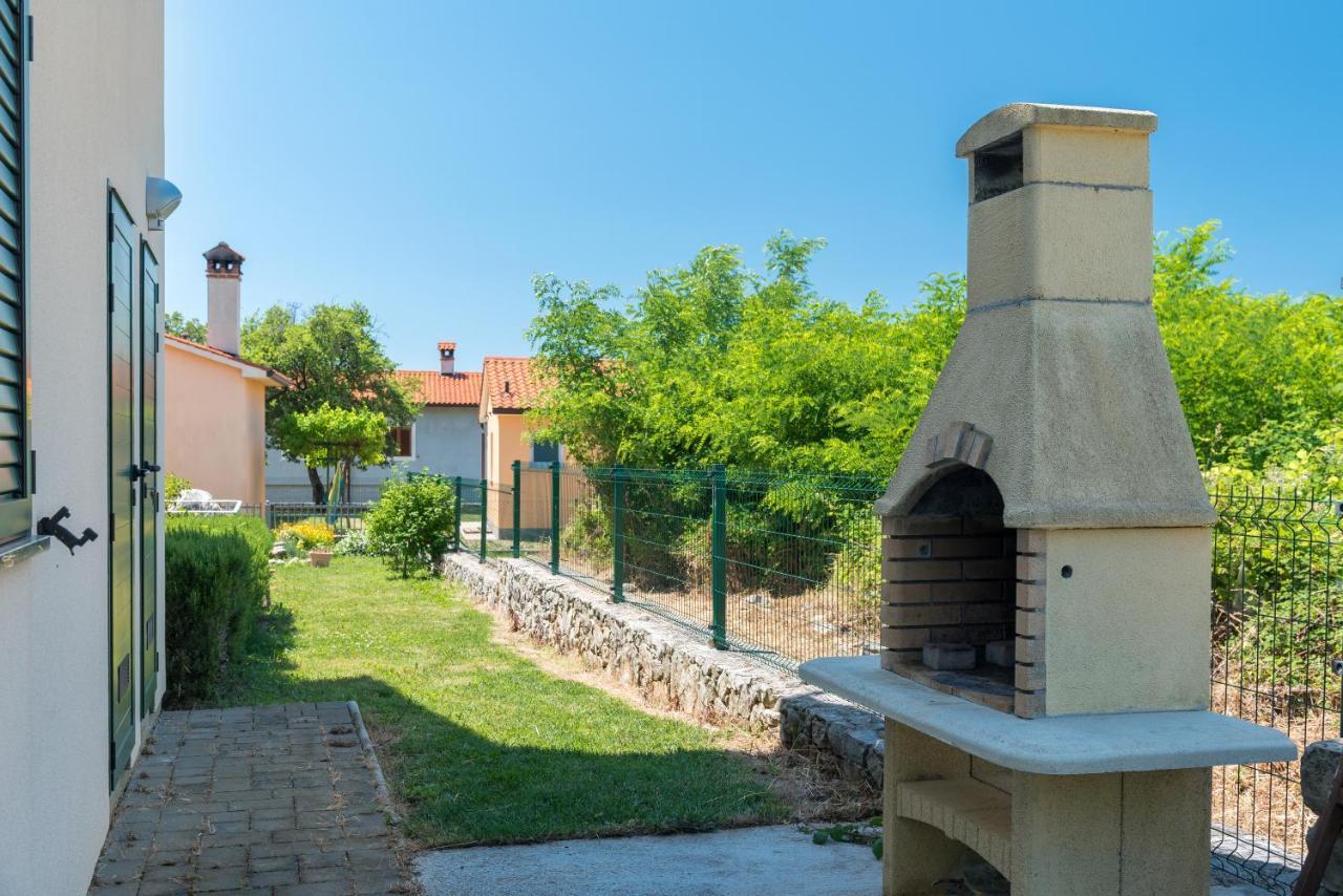 Holiday House Olive Grove With Pool And Garden Labin  Zewnętrze zdjęcie